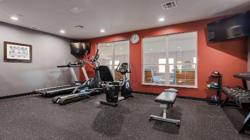 Best Western Plus Airport Inn & Suites image 2